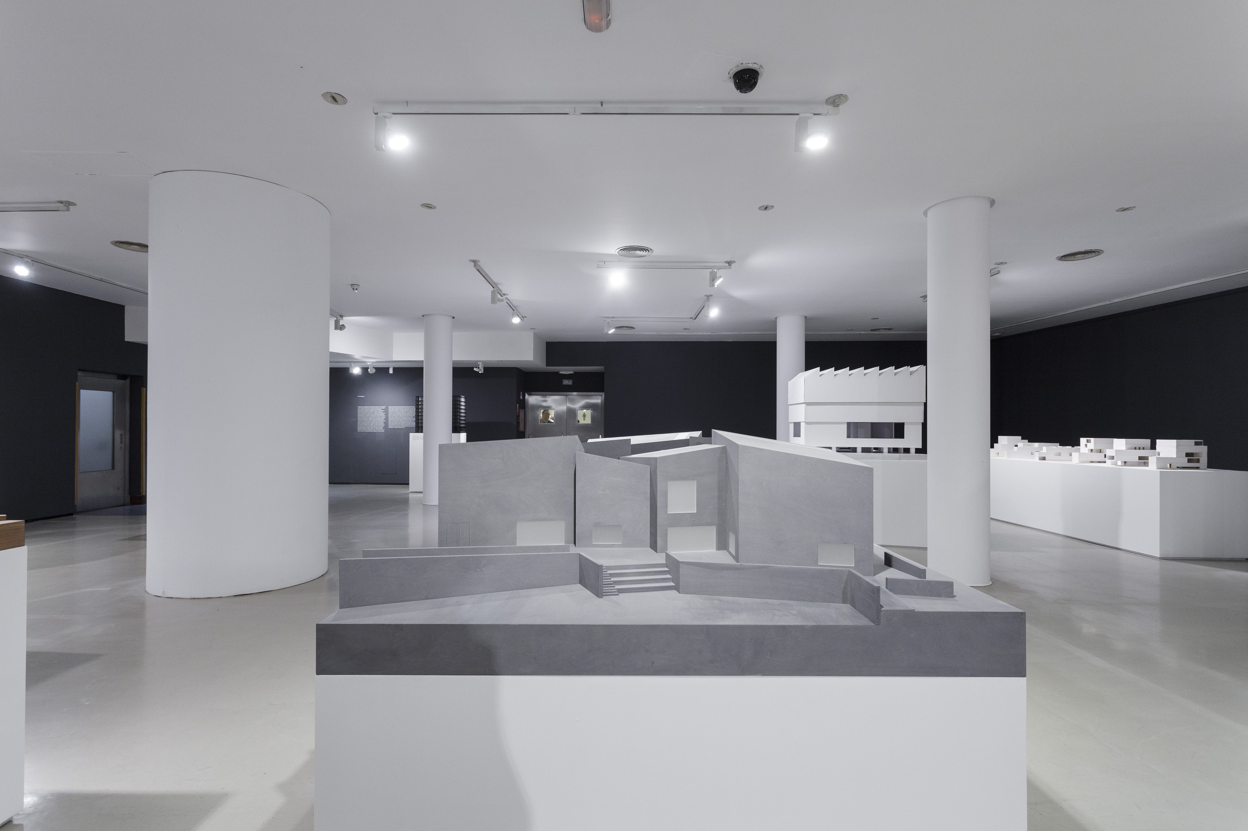 アート・デザイン・音楽 David Chipperfield : Essentials Essentials. David Chipperfield Architects 1985-2015' at