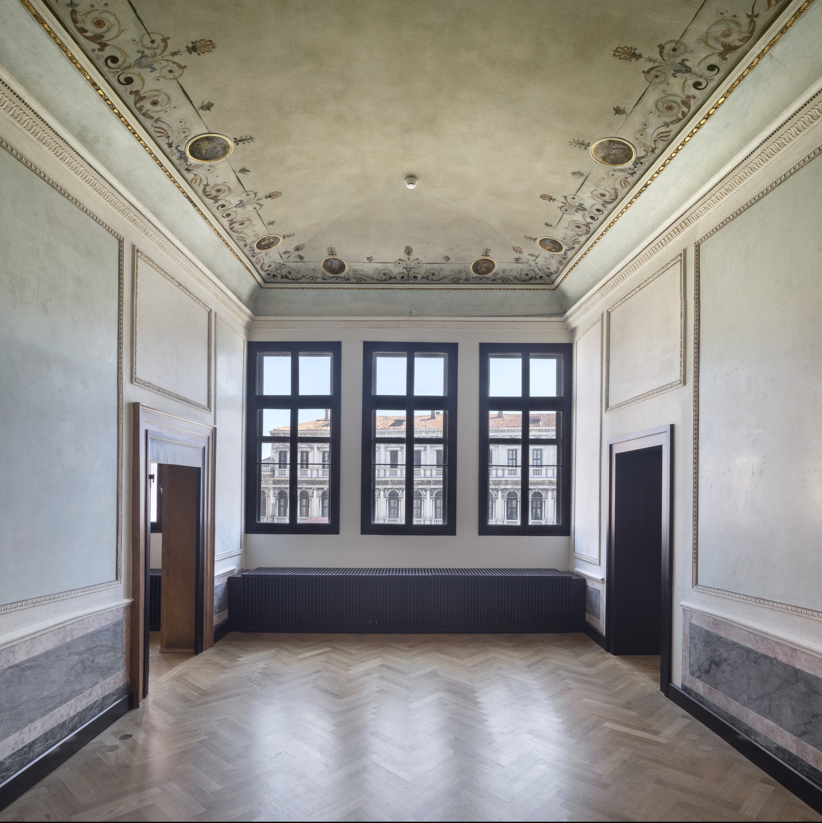 The refurbishment involved the restoration of the first and second floors of Procuratie Vecchie, where the most prestigious offices of Generali are situated.